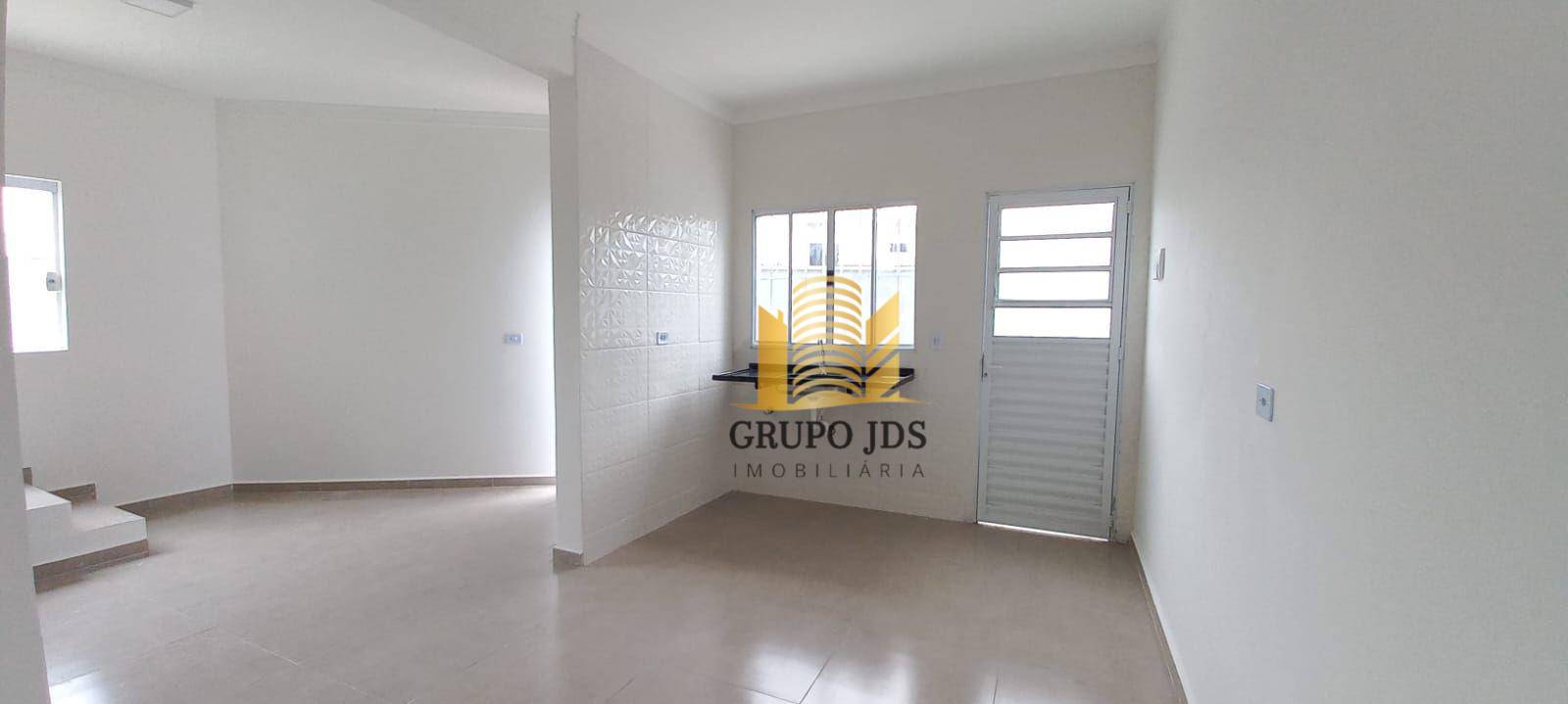 Casa à venda com 2 quartos, 55m² - Foto 5