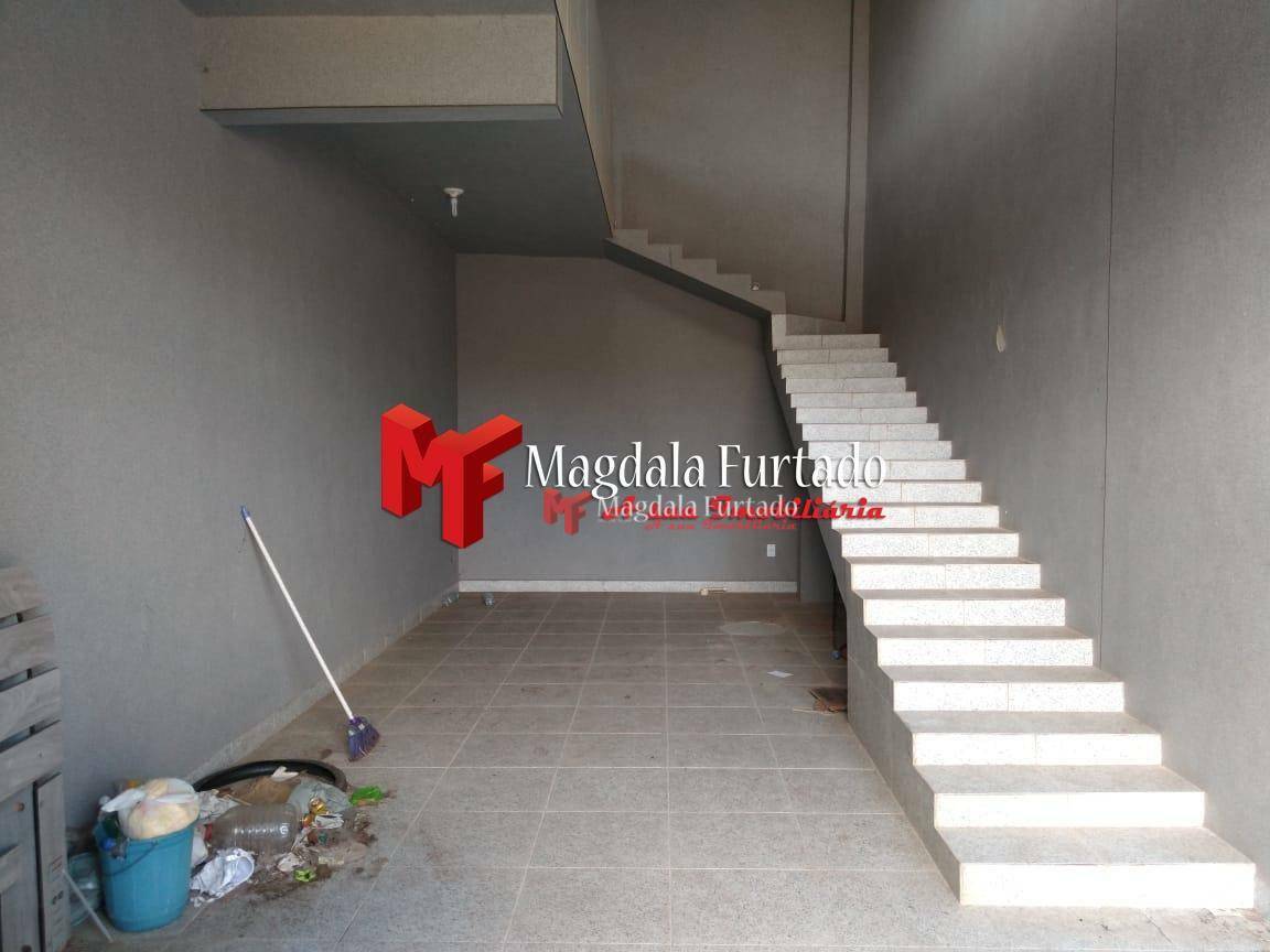 Casa à venda com 6 quartos, 136m² - Foto 3