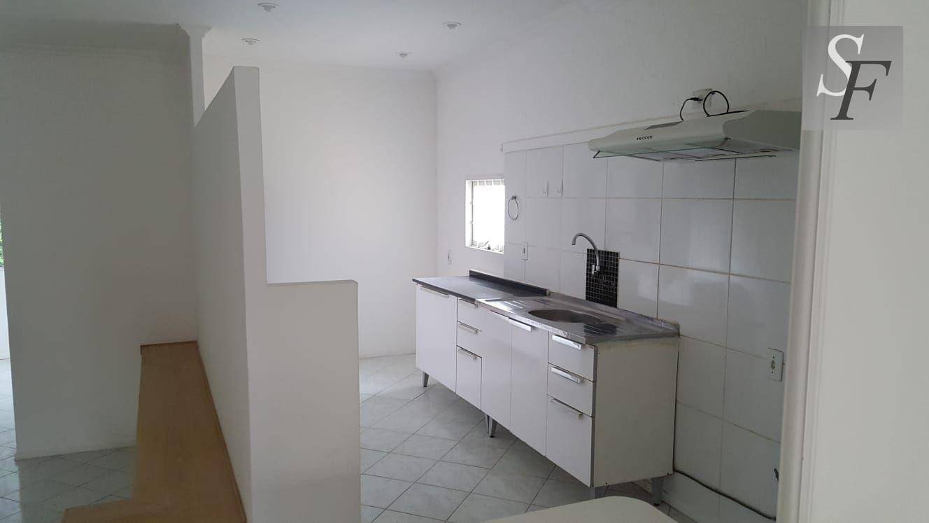 Casa para alugar com 3 quartos, 304m² - Foto 13