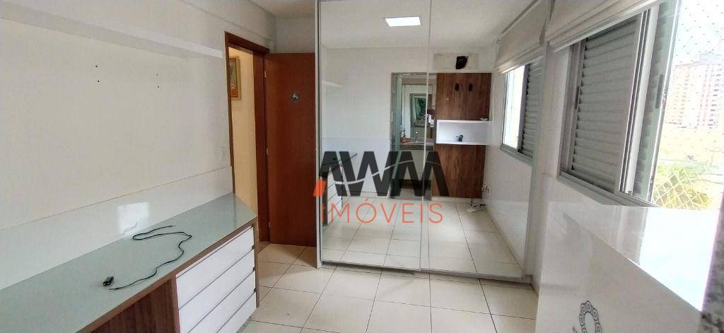 Apartamento para alugar com 3 quartos, 120m² - Foto 12