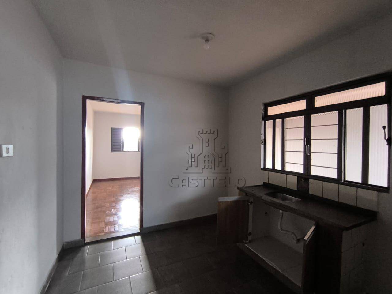 Casa para alugar com 2 quartos, 70m² - Foto 12
