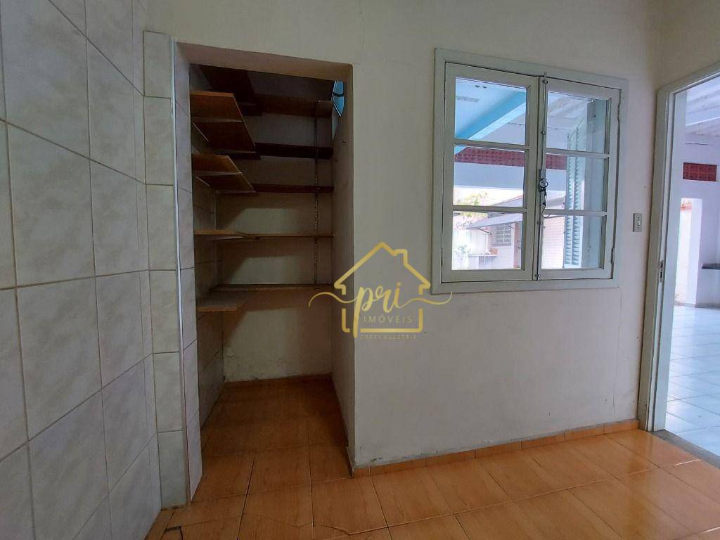 Casa à venda com 3 quartos, 330m² - Foto 22