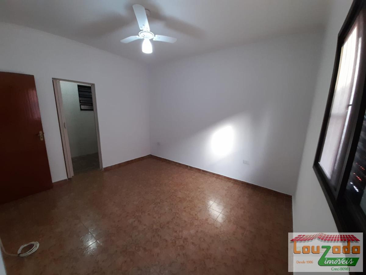 Casa à venda com 3 quartos, 298m² - Foto 9