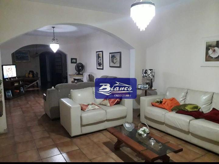 Casa à venda com 3 quartos, 170m² - Foto 1