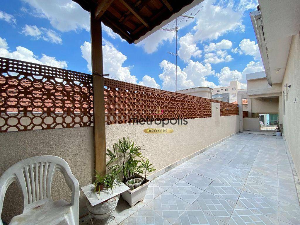 Casa para alugar com 2 quartos, 70m² - Foto 23