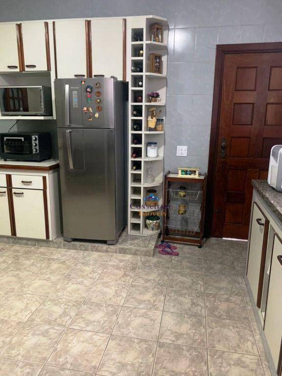 Casa de Condomínio à venda com 3 quartos, 300m² - Foto 32