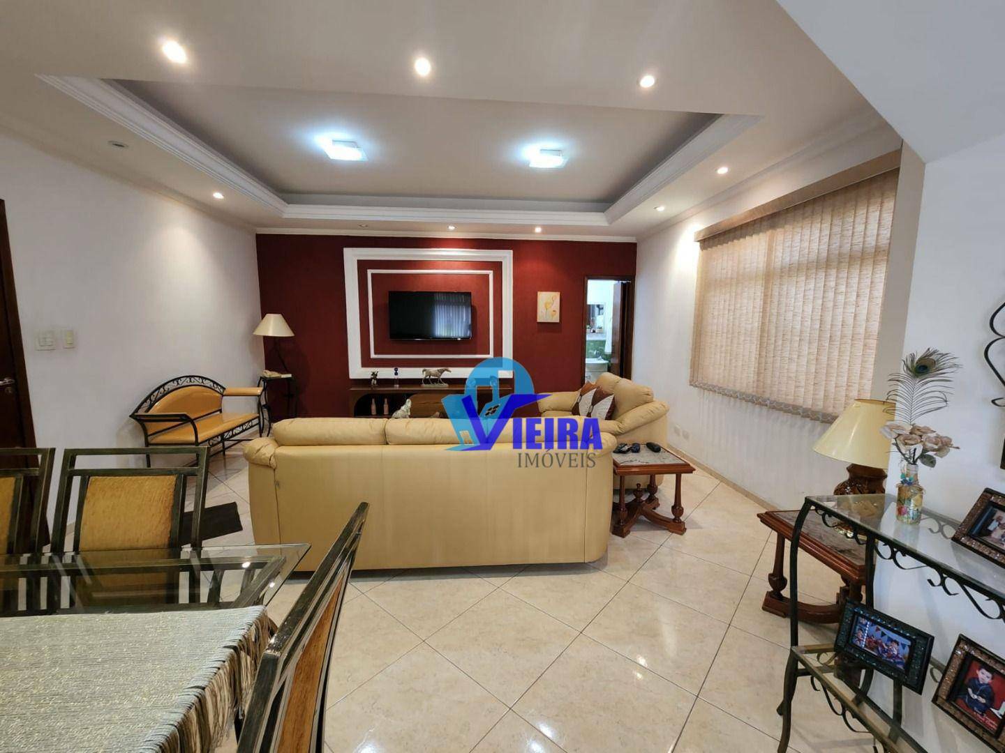 Casa à venda com 4 quartos, 250m² - Foto 4