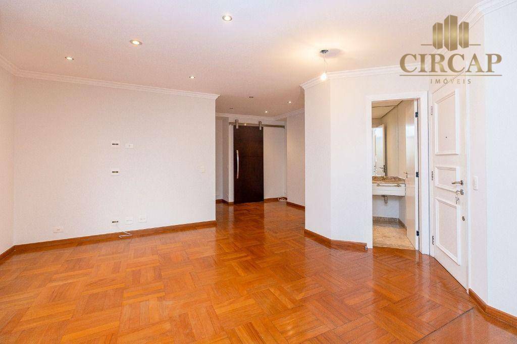 Apartamento à venda com 3 quartos, 205m² - Foto 2