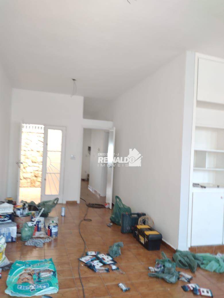 Casa à venda e aluguel com 3 quartos, 266m² - Foto 3