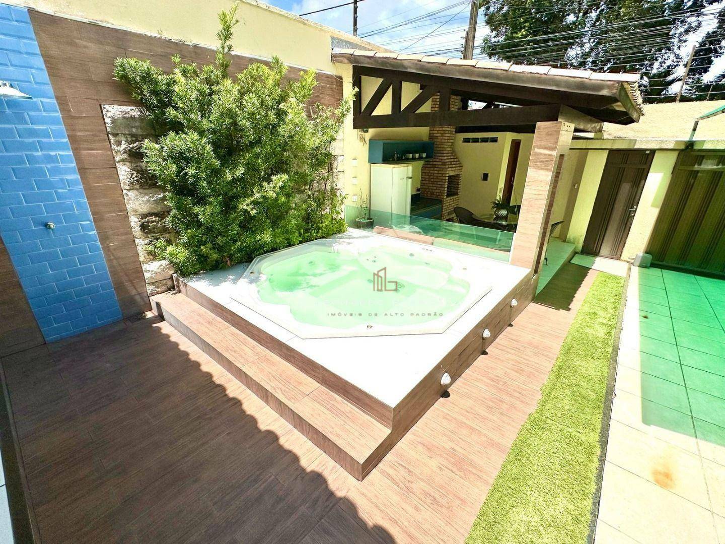 Casa à venda com 4 quartos, 240m² - Foto 6