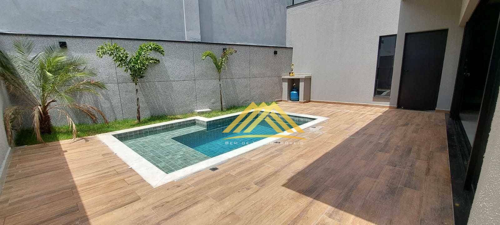 Casa à venda com 4 quartos, 290m² - Foto 2