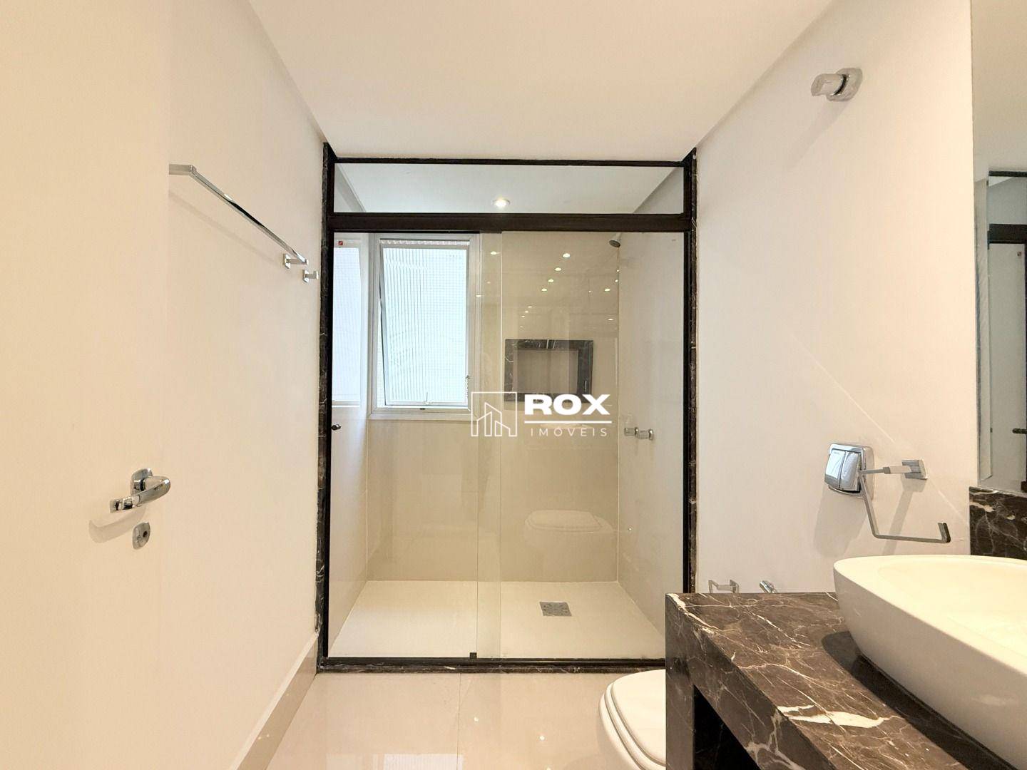Apartamento para alugar com 3 quartos, 217m² - Foto 33