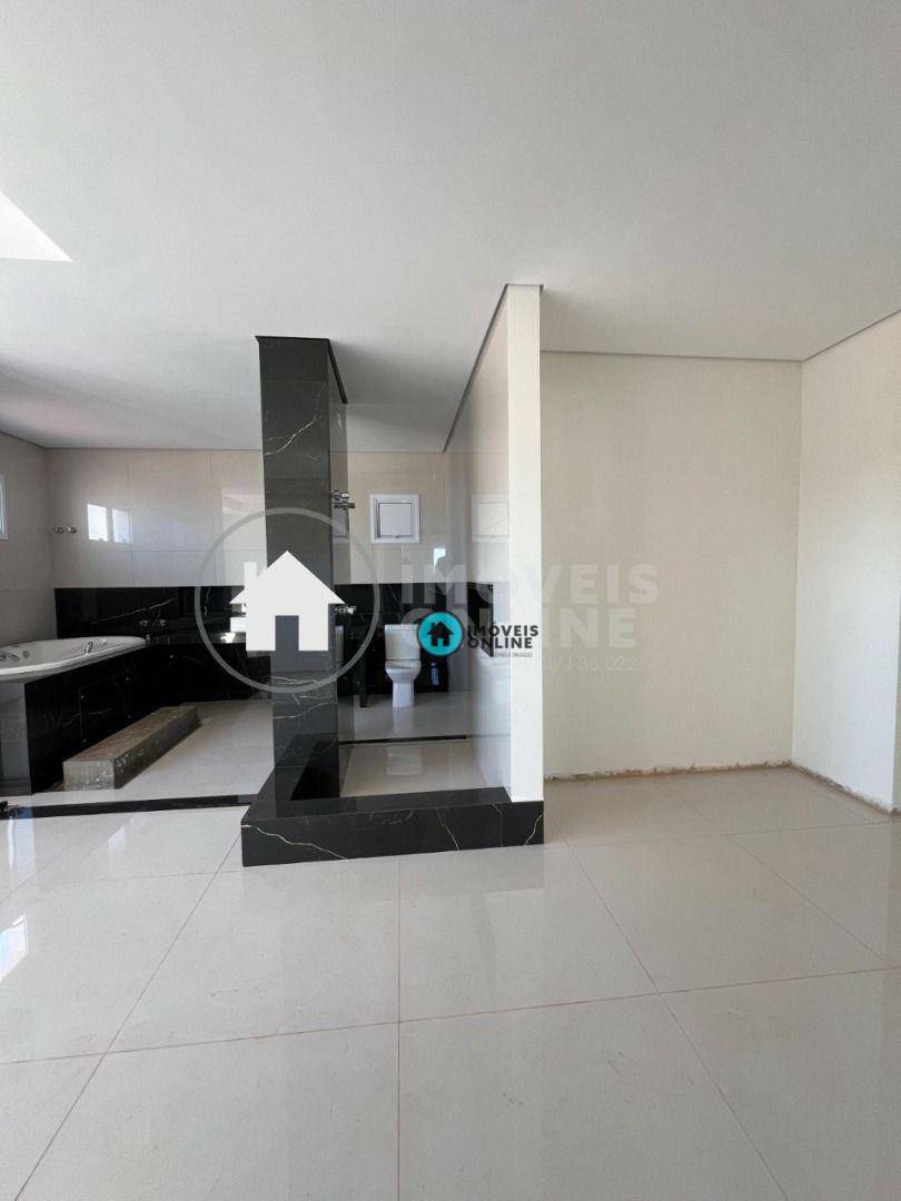 Apartamento à venda com 4 quartos, 218m² - Foto 15