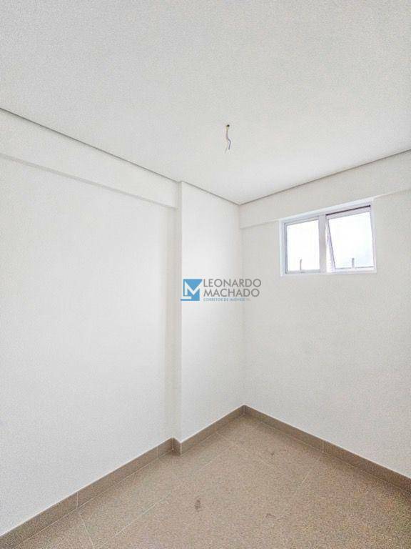 Apartamento à venda com 4 quartos, 165m² - Foto 7