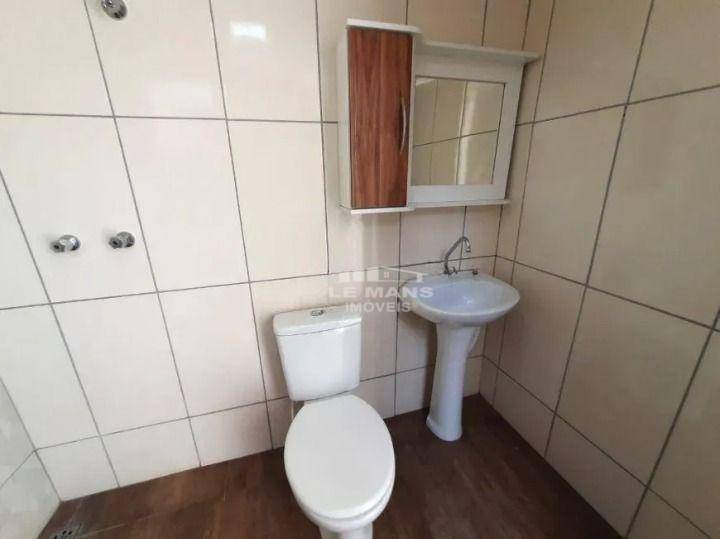 Casa para alugar com 2 quartos, 90m² - Foto 12