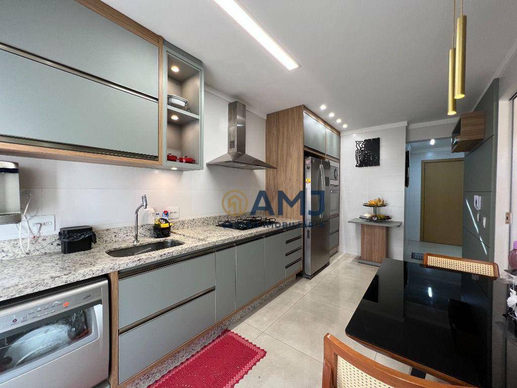 Apartamento à venda com 3 quartos, 157m² - Foto 6