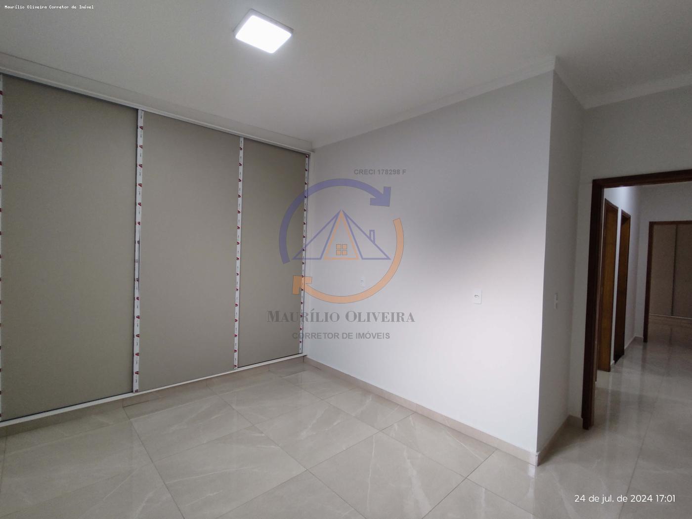 Casa à venda com 3 quartos, 250m² - Foto 7