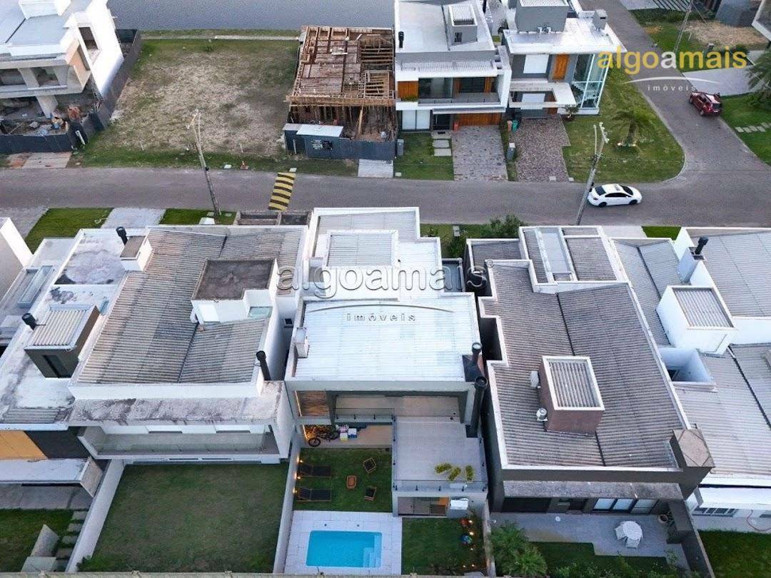 Casa de Condomínio à venda com 4 quartos, 219m² - Foto 31