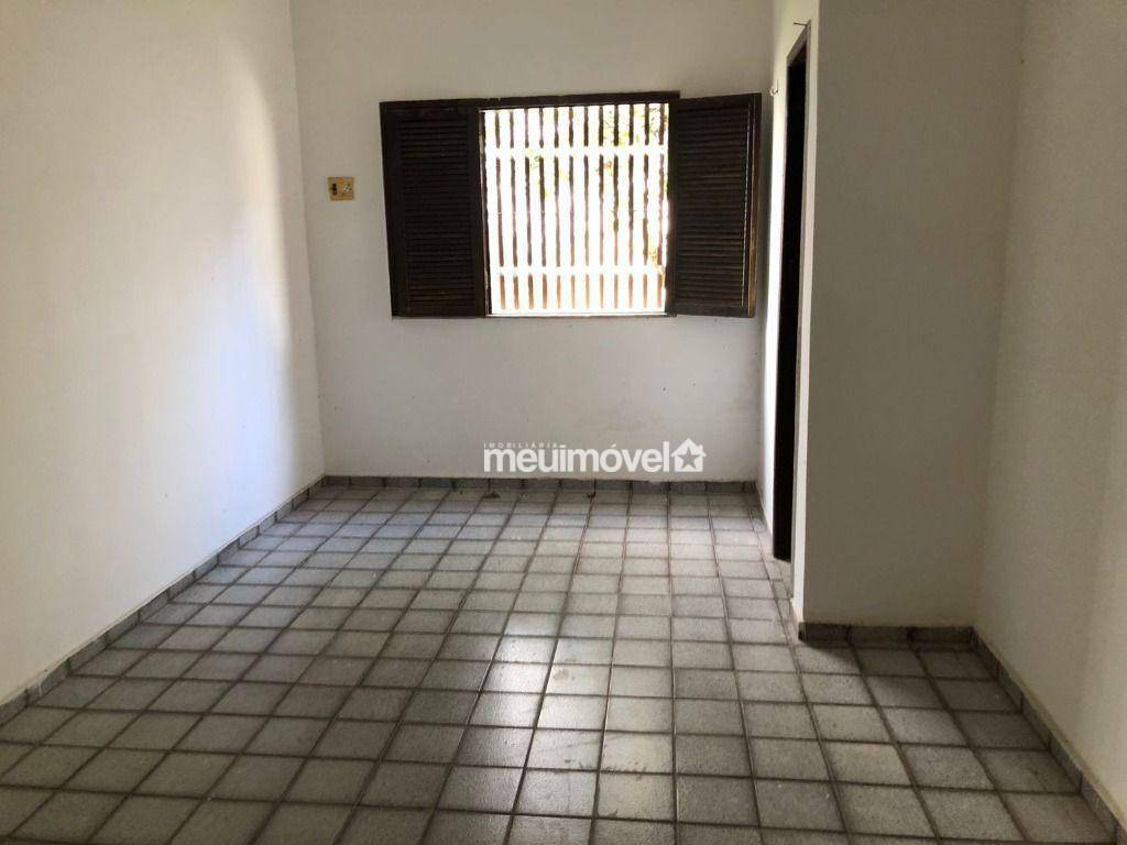 Casa à venda com 3 quartos, 680M2 - Foto 2