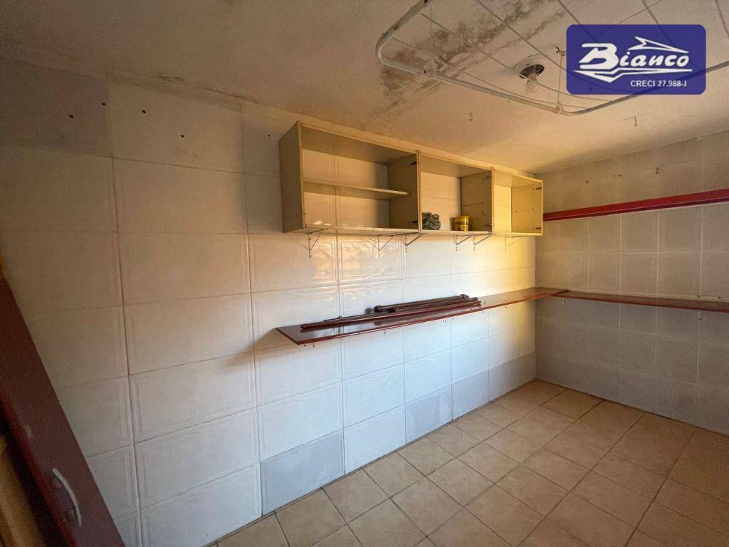 Casa para alugar com 3 quartos, 96m² - Foto 13