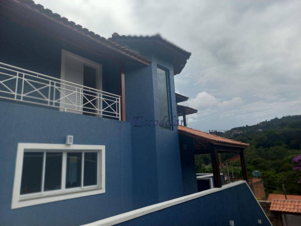 Casa à venda com 3 quartos, 303m² - Foto 1