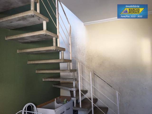 Casa à venda com 2 quartos, 60m² - Foto 16