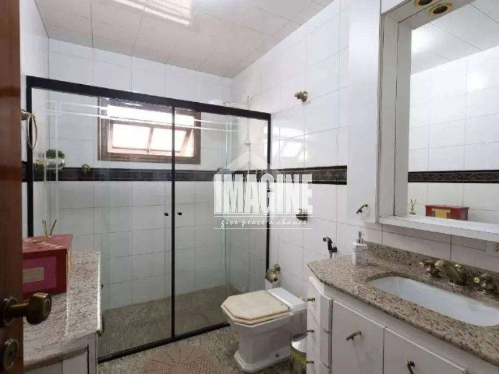 Sobrado à venda com 4 quartos, 250m² - Foto 14