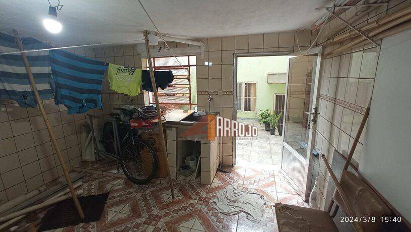 Sobrado à venda com 2 quartos, 200m² - Foto 13