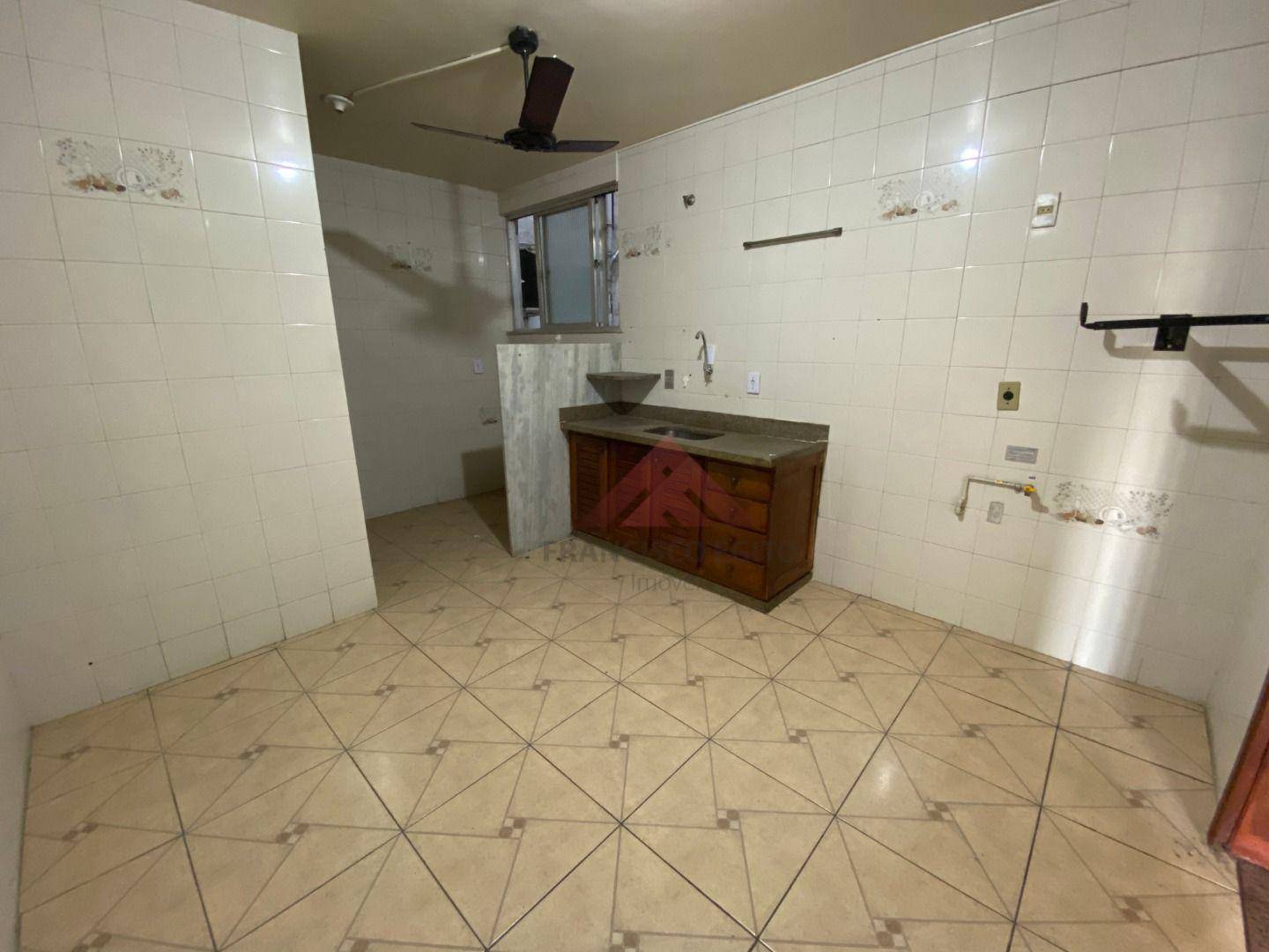 Apartamento à venda com 2 quartos, 70m² - Foto 5