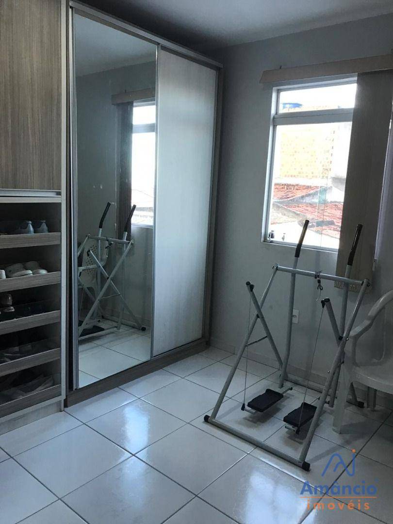 Casa à venda com 4 quartos, 128m² - Foto 11