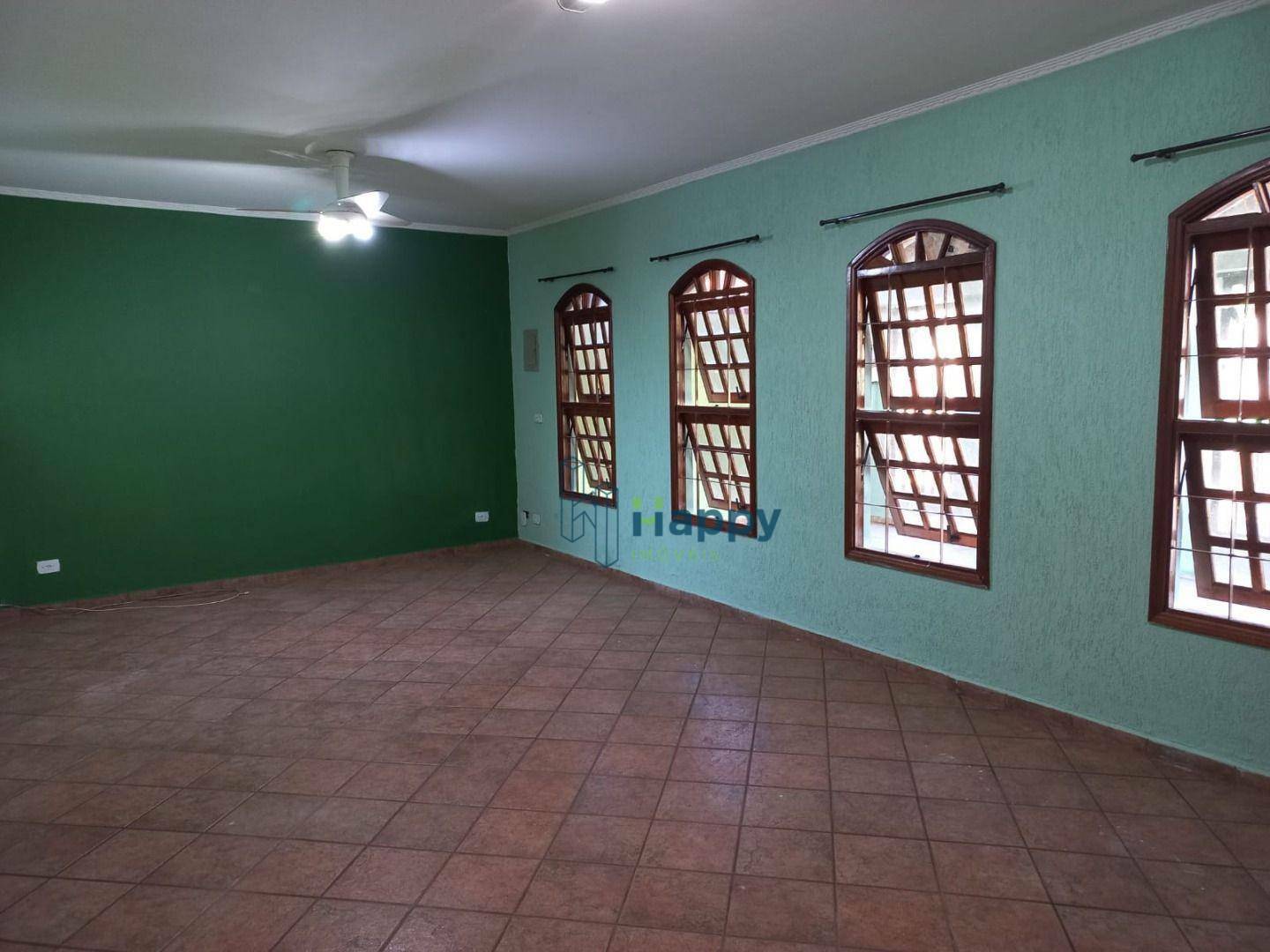 Casa à venda com 4 quartos, 260m² - Foto 2