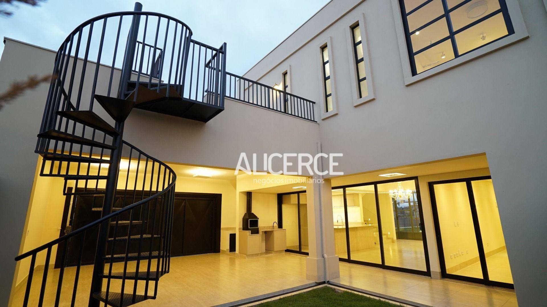 Casa de Condomínio à venda com 3 quartos, 203m² - Foto 1