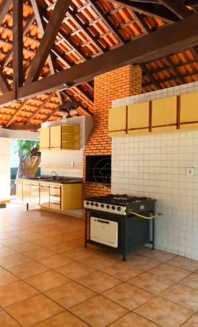 Casa à venda com 4 quartos, 384m² - Foto 4