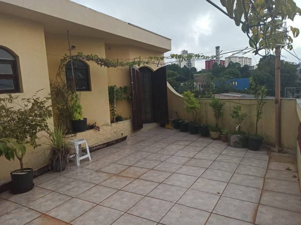 Sobrado à venda com 3 quartos, 196m² - Foto 1