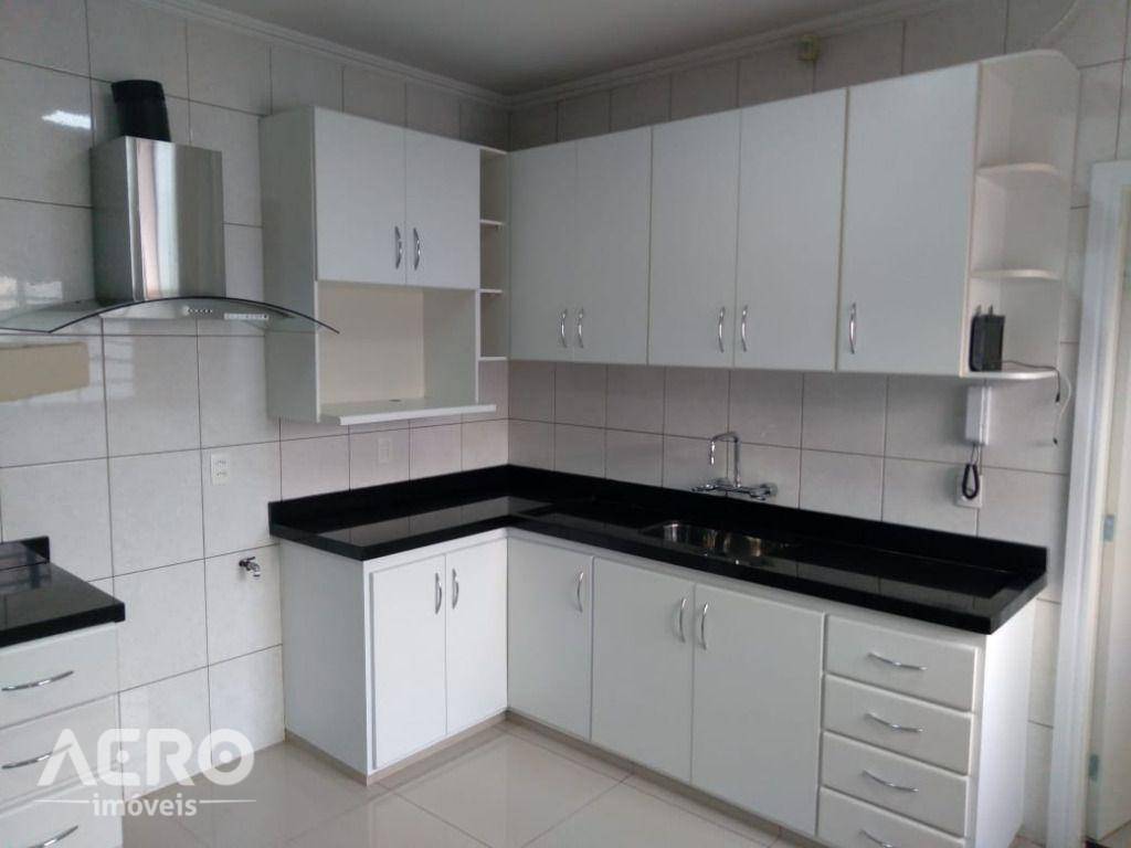 Casa de Condomínio à venda com 3 quartos, 328m² - Foto 13