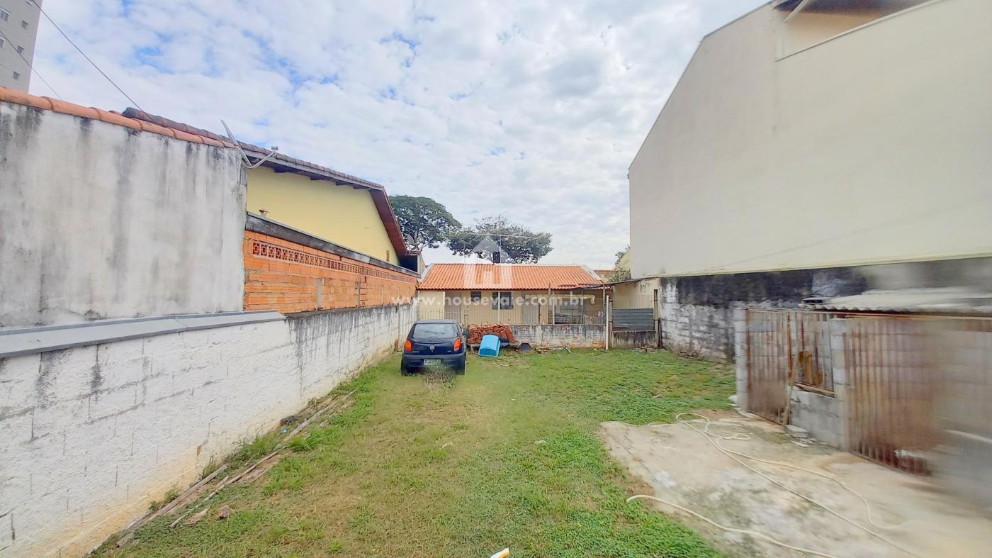 Casa à venda com 1 quarto, 250m² - Foto 2