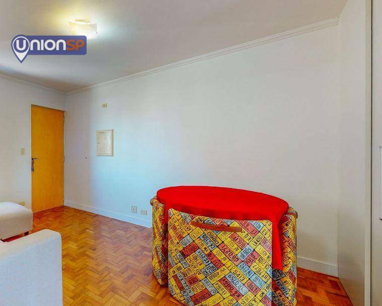 Apartamento à venda com 2 quartos, 67m² - Foto 2