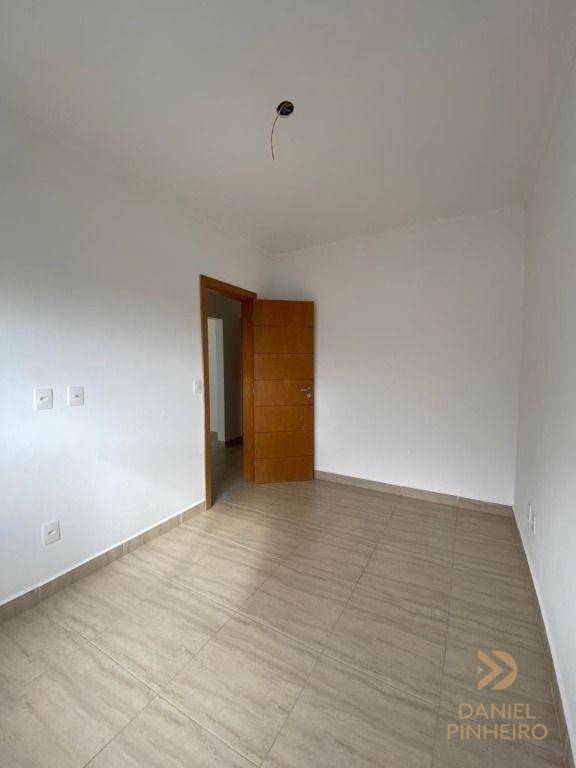 Apartamento à venda com 2 quartos, 75m² - Foto 11