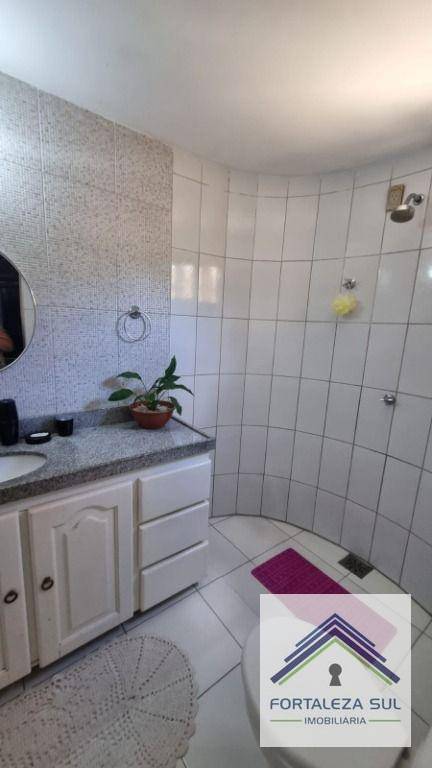 Casa à venda com 5 quartos, 250m² - Foto 18