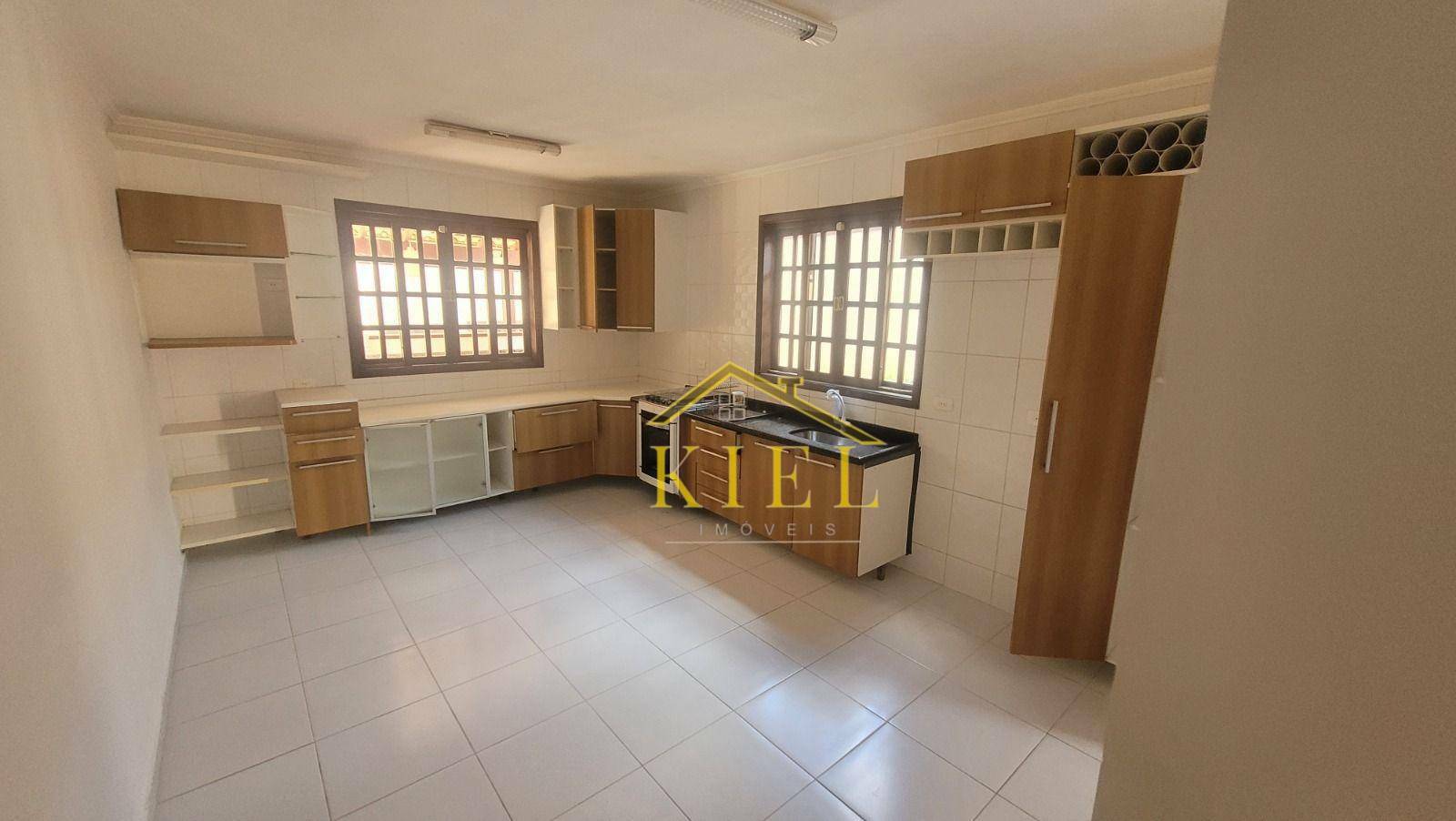 Casa à venda com 4 quartos, 220m² - Foto 5