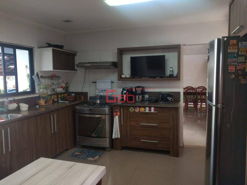 Casa à venda com 3 quartos, 240m² - Foto 5