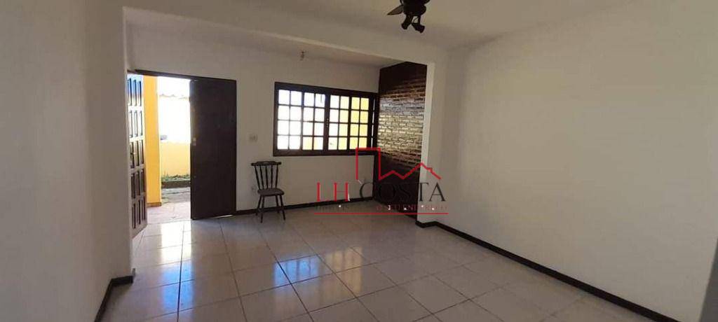 Casa à venda com 6 quartos, 380m² - Foto 2