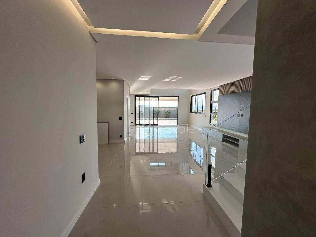 Casa de Condomínio à venda com 5 quartos, 435m² - Foto 9