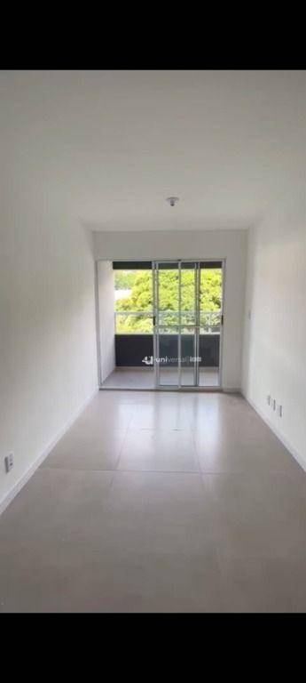 Apartamento à venda com 2 quartos, 80m² - Foto 3