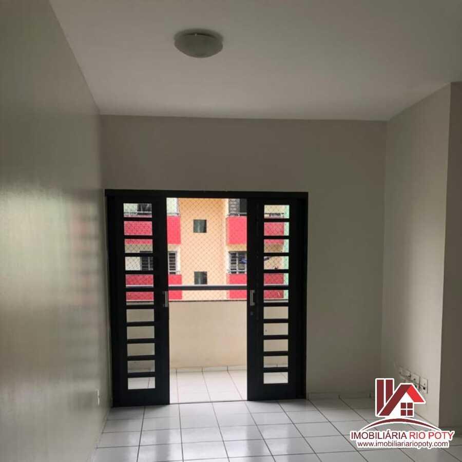 Apartamento à venda com 3 quartos, 77m² - Foto 2