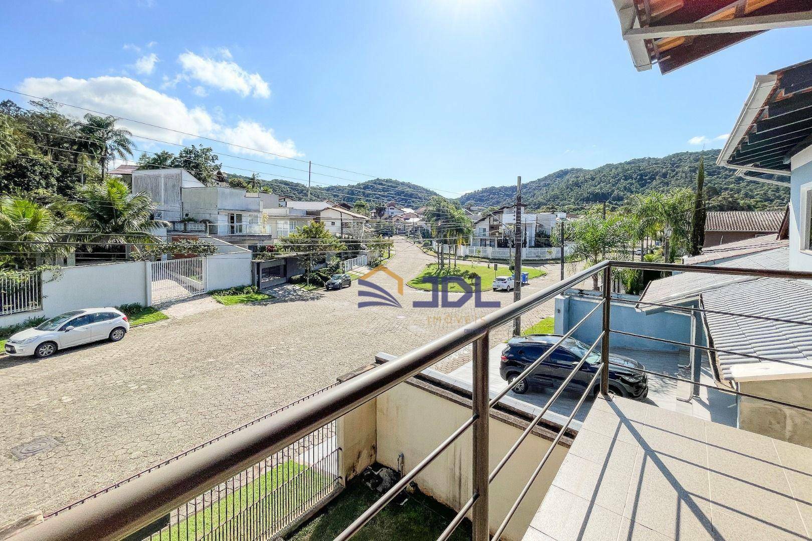 Casa à venda com 3 quartos, 209m² - Foto 5