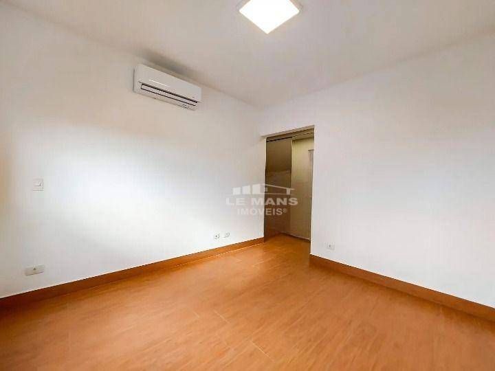 Apartamento para alugar com 3 quartos, 140m² - Foto 9