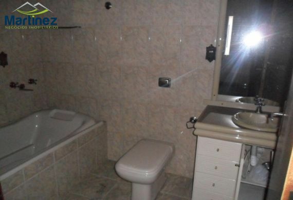 Casa à venda e aluguel com 3 quartos, 243m² - Foto 8