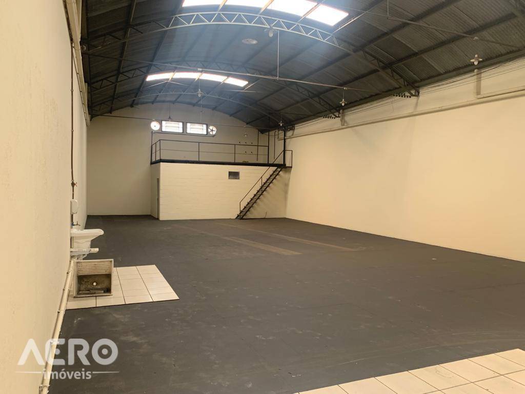 Depósito-Galpão-Armazém para alugar, 330m² - Foto 6