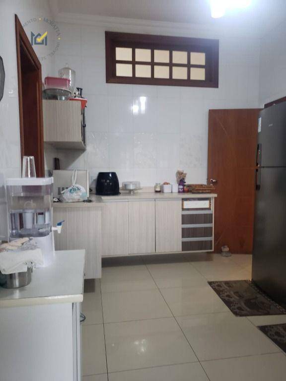 Casa de Condomínio à venda e aluguel com 4 quartos, 204m² - Foto 5